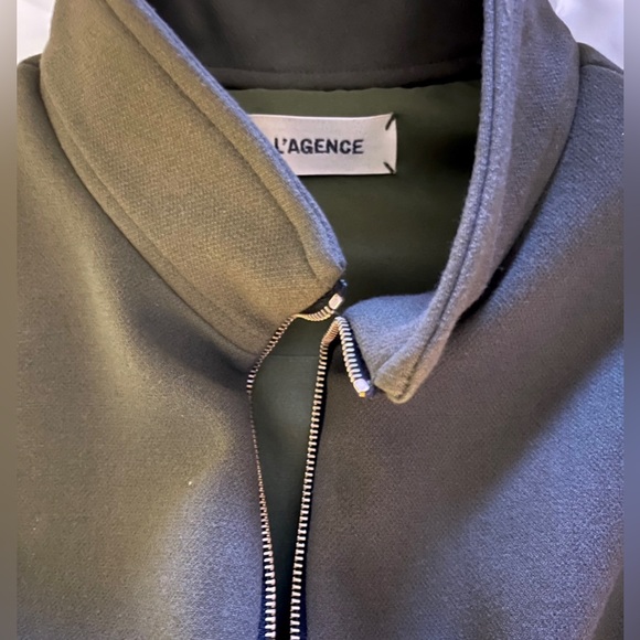 L'Agence 🍸🫒 Olive Green
Mock Neck Knee-Length Dress
Size: XS I US 0 - Picture 5 of 6